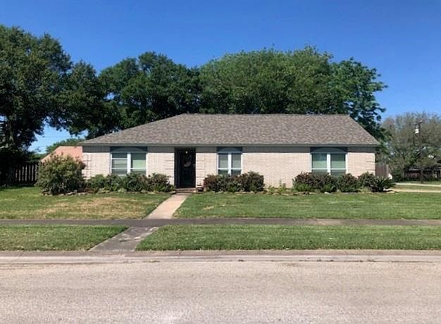 1st image of 3019 Myatt Ln