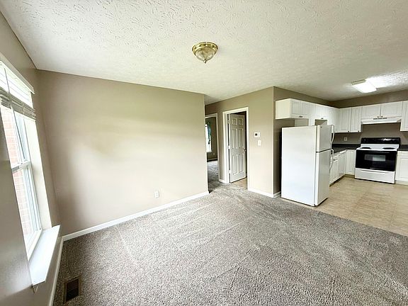 2nd image of 425427 Westbridge Dr #425