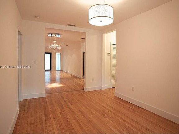 4th image of 1717 Cortez St