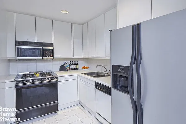 Rented by Brown Harris Stevens | media 9