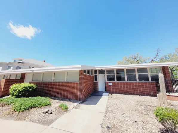 702 W 1st St, Grand Island, NE 68801
