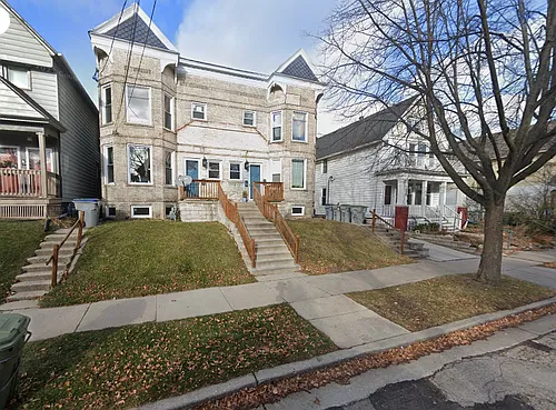 1024 E Pearson St Photo 1