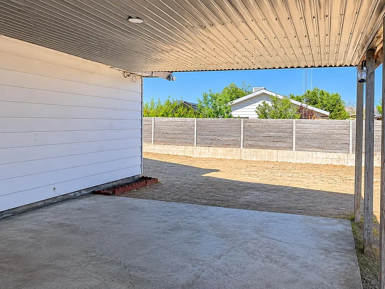 4080 Studio St — Photo 11