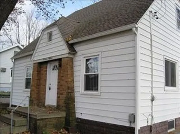 1718 Burlingame Ave SW, Wyoming, MI 49509