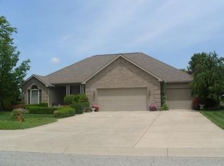 307 Parke View Ln, Bremen, IN 46506