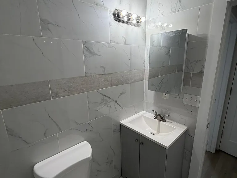 318 W Runyon St #3F — Photo 6