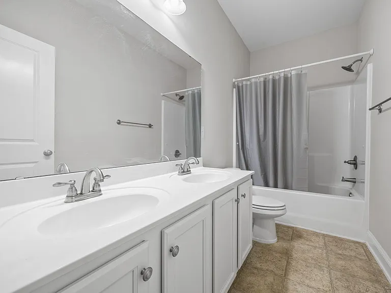 4 Tatum Ln — Photo 26