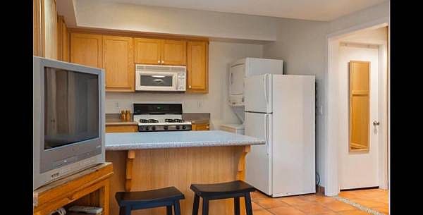 1st image of 1957 Royal Way APT 1