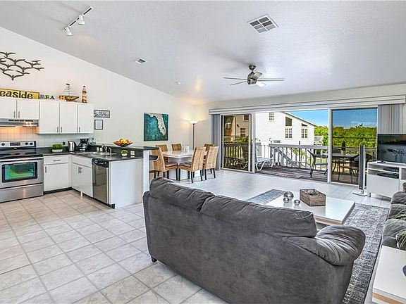 2nd image of 3494 Desoto Blvd #20