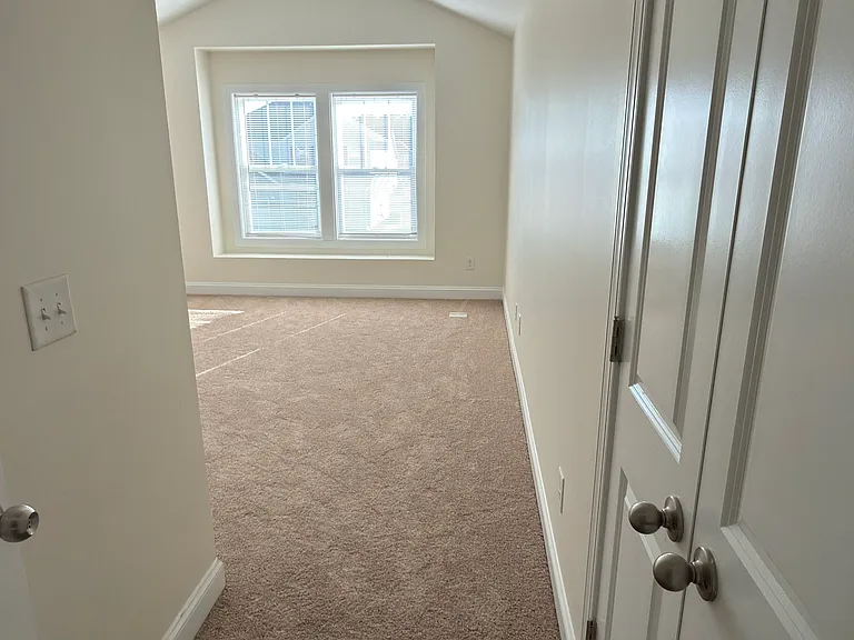 105 Wicklow Ct — Photo 12