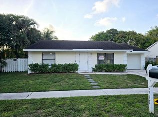 5739 Ithaca Cir E, Lake Worth, FL 33463
