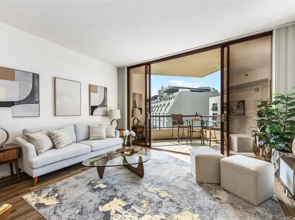 725 Kapiolani Blvd APT 702, Honolulu, HI 96813