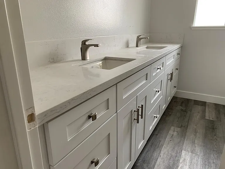 2575 Bayshore Ave — Photo 9