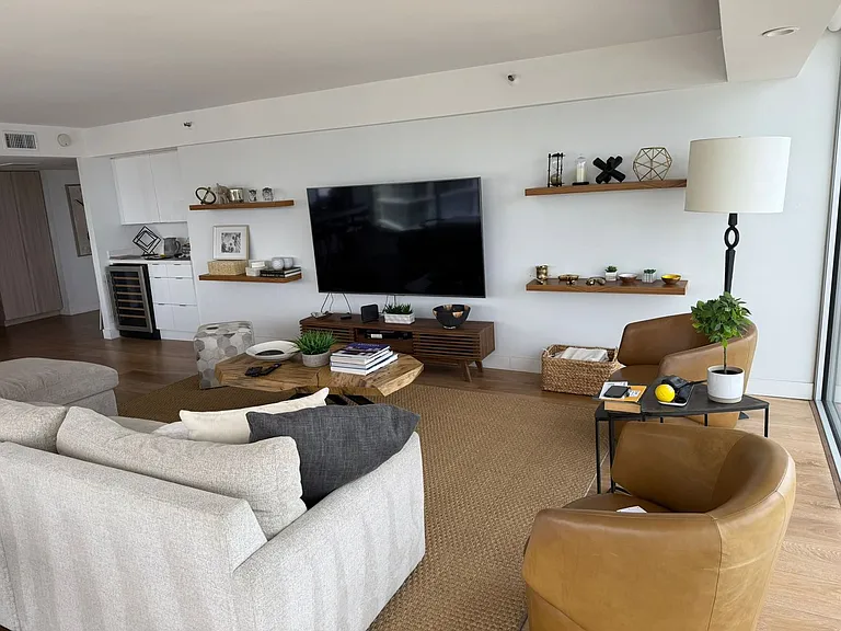 1810 Avenida Del Mundo #1503 — Photo 4