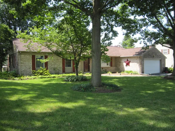 117 S 3rd St, Akron, PA 17501