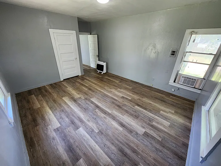 227 N Hope St — Photo 6