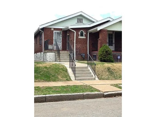 4642 Kossuth Ave photo 1