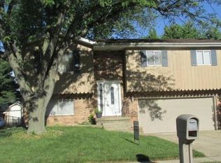 3637 N Dove Dr, Decatur, IL 62526