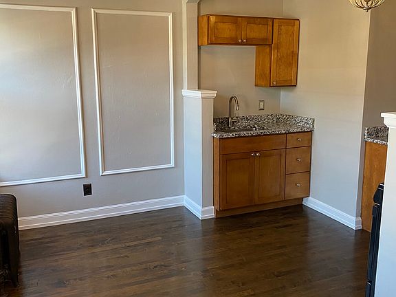 5th image of 4332 N Oakland Ave APT 5