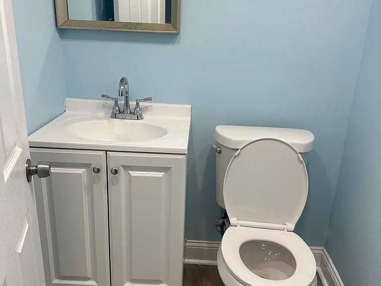 4240 Sheffield Ave — Photo 11
