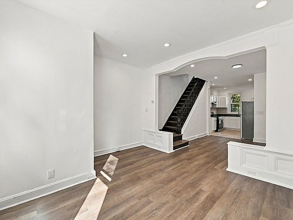 2nd image of 2521 N Douglas St