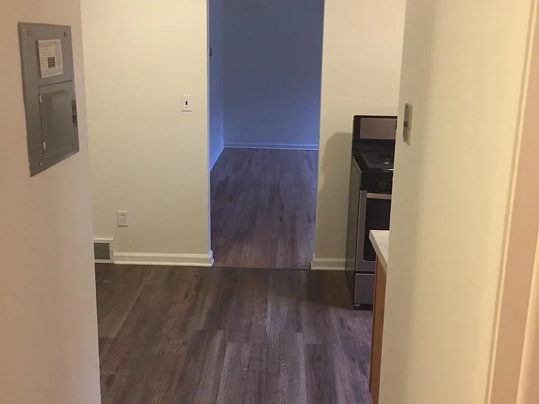 1433 Riverside Dr #6 — Photo 16
