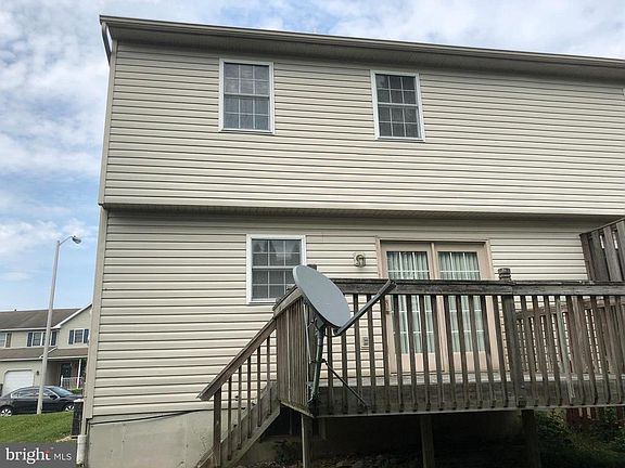 4th image of 212 Evergreen Ln