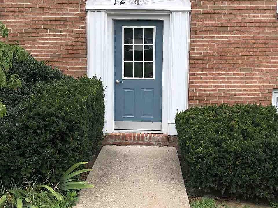 1st image of 12-1 Huguenot St