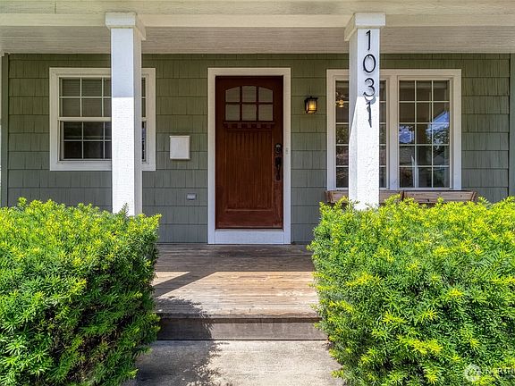 2nd image of 1031 Bonnie Brae Street