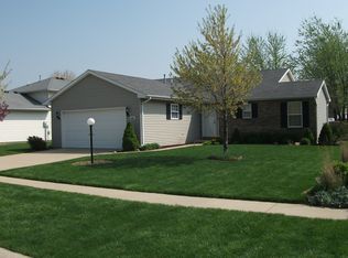 606 Brittany Dr, Champaign, IL