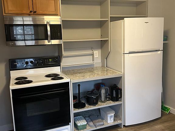 5th image of 1657 Rhoda Ave