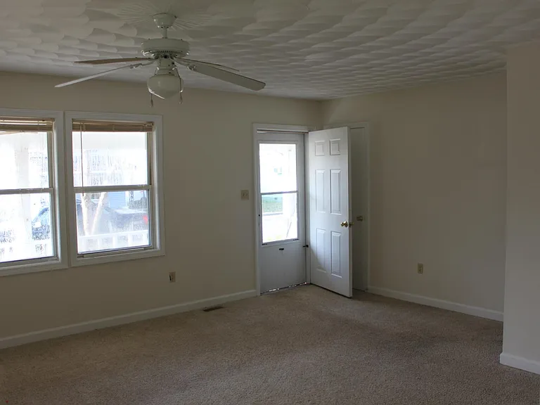 500 Lane St — Photo 3