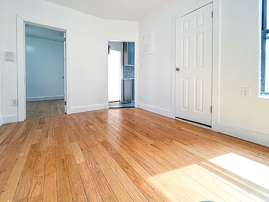 Rented by Bohemia Realty Group | media 8