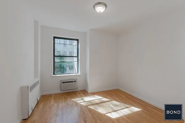 Rented by Bond New York | media 19