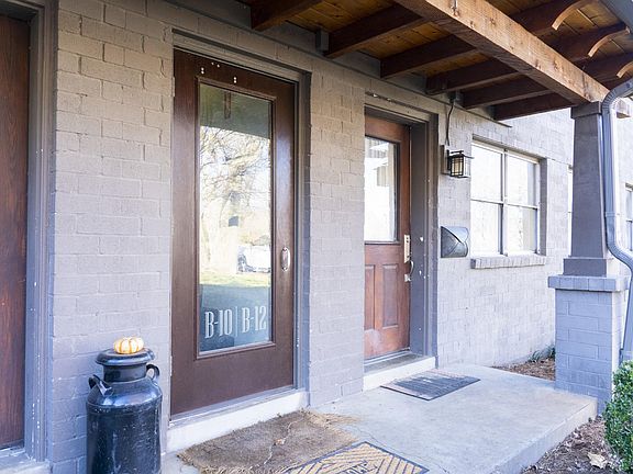 3rd image of 2901 Blair Blvd APT B10