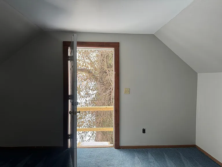 207 E Oak St — Photo 15