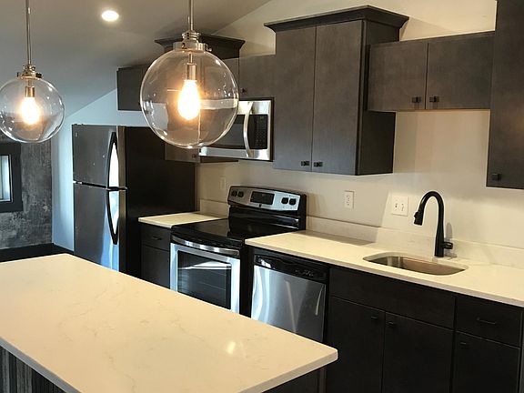 2nd image of 1533 Elm St APT 7