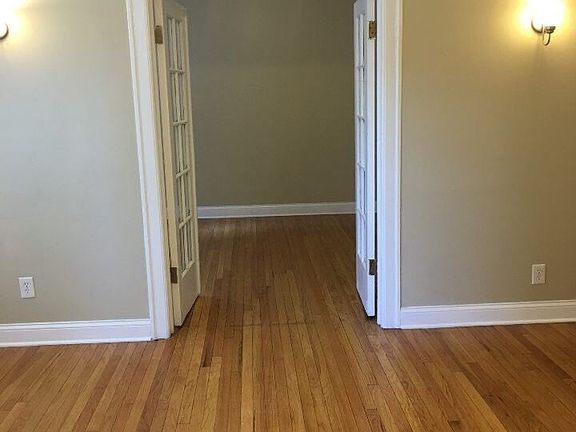 2nd image of 7512 S Phillips Avenue # Fl 3rd