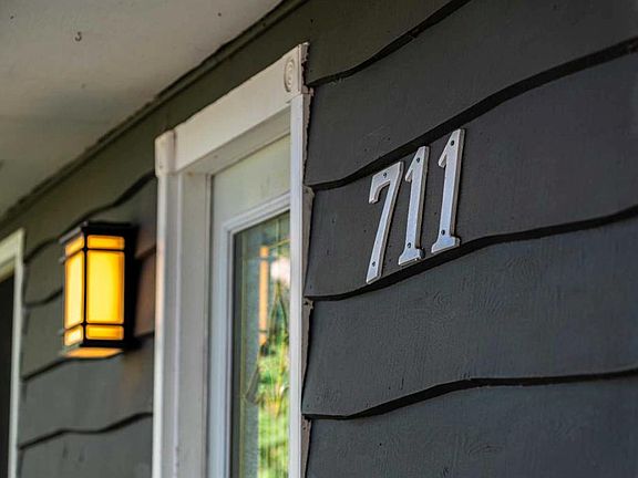 5th image of 711 N 118th Ave SW