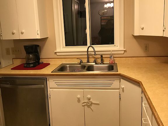 L shaped kitchen 
