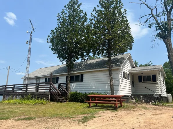 7061 E Lakeshore Dr, Walkerville, MI 49459