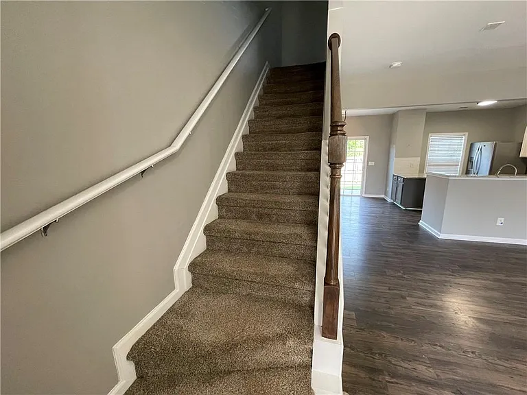980 Prestwyck Ct — Photo 12