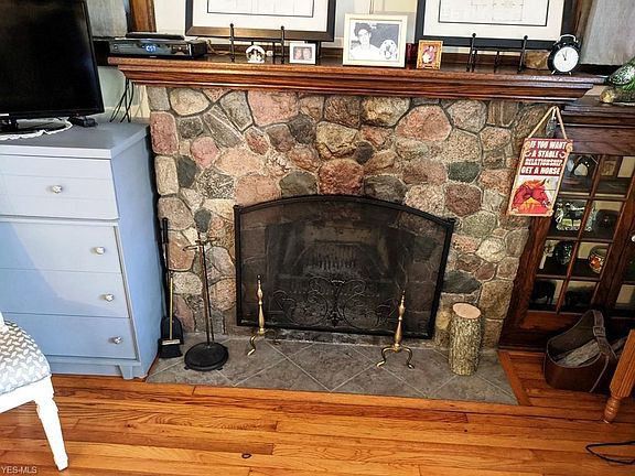 5th image of 846 & 848 Harrison Ln