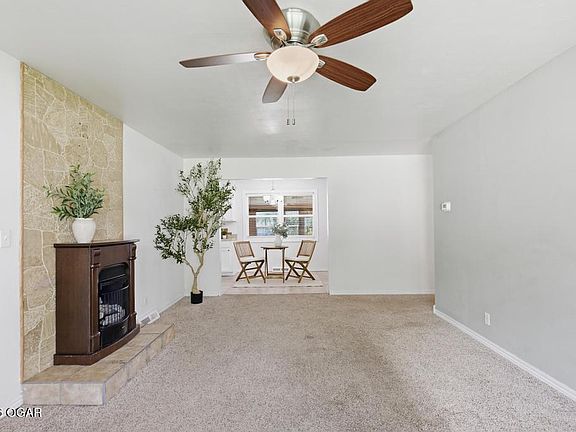 3rd image of 303 Verbryck St