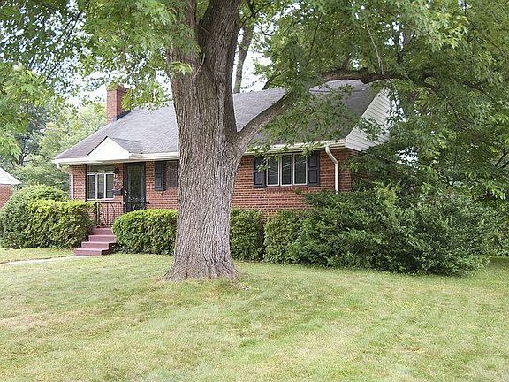 3rd image of 7125 Wayne Dr