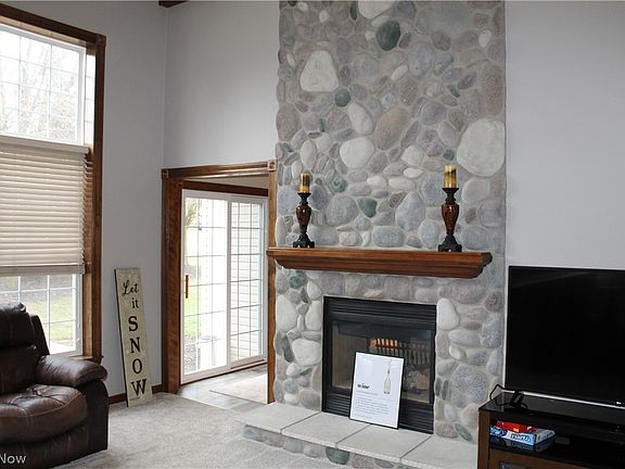 4th image of 1090 Wildwood Dr