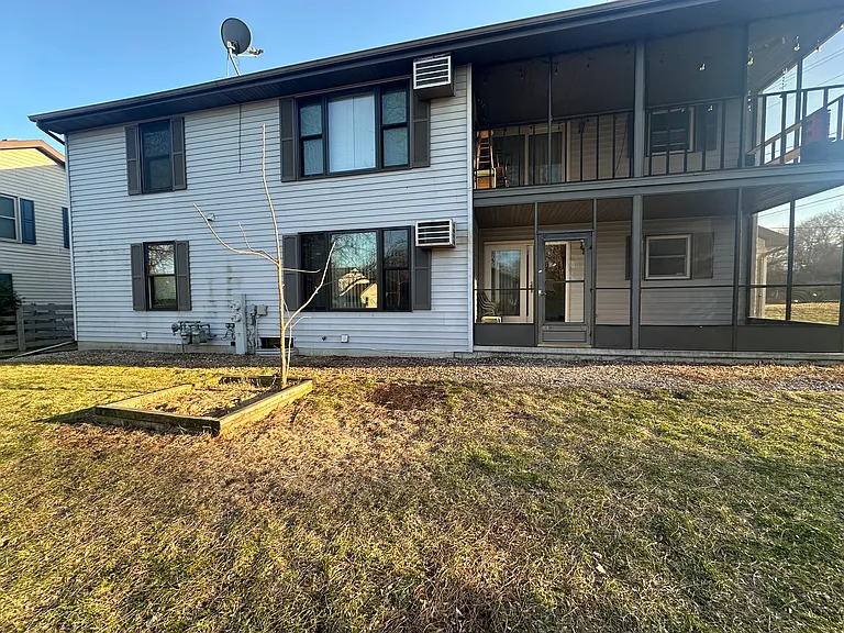 10 E Waukau Ave — Photo 20