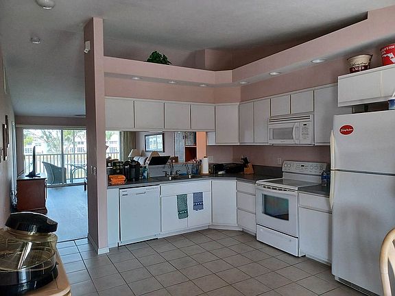 3rd image of 11644 SW Egret Cir APT 1007