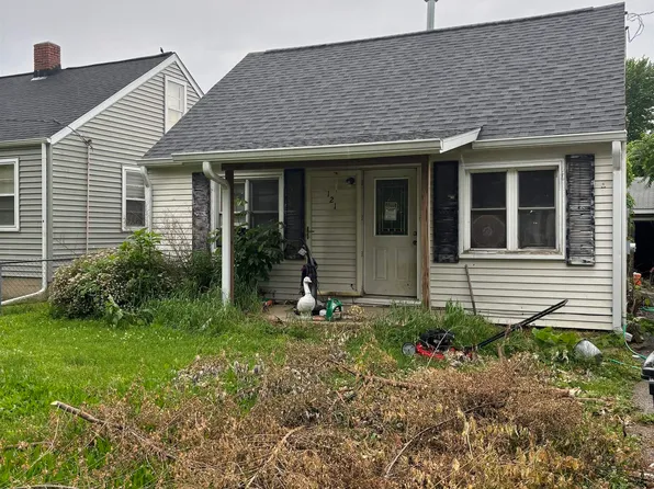 121 W Bluff St, East Peoria, IL 61611