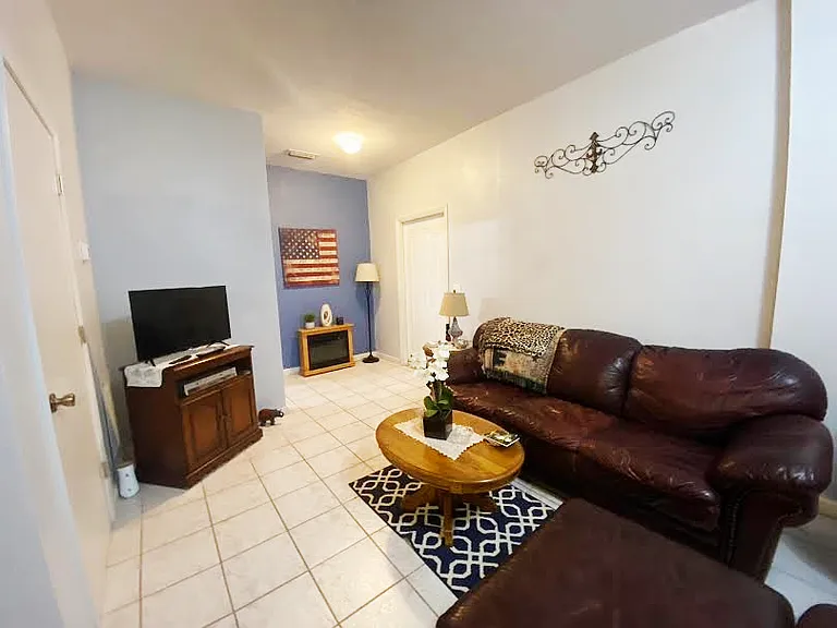 10431 NW 234th St — Photo 1